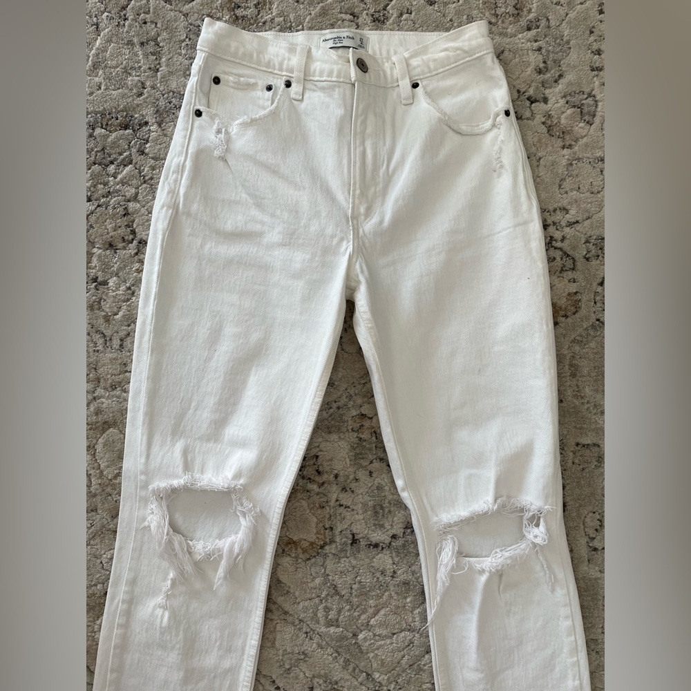 Abercrombie High Rise Mom Jeans Sz 27